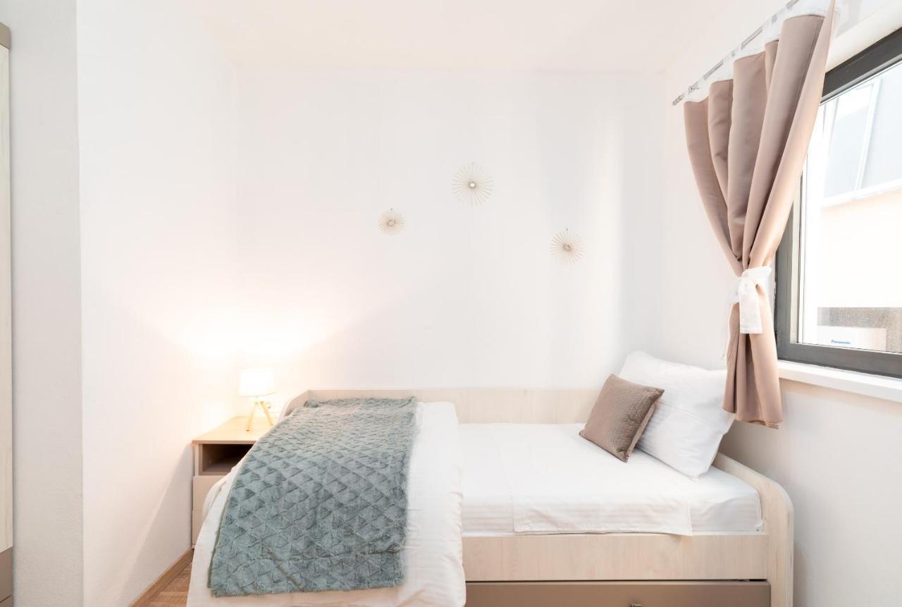 Apartments & Rooms Fisherman'S Luck Vela Luka Bagian luar foto