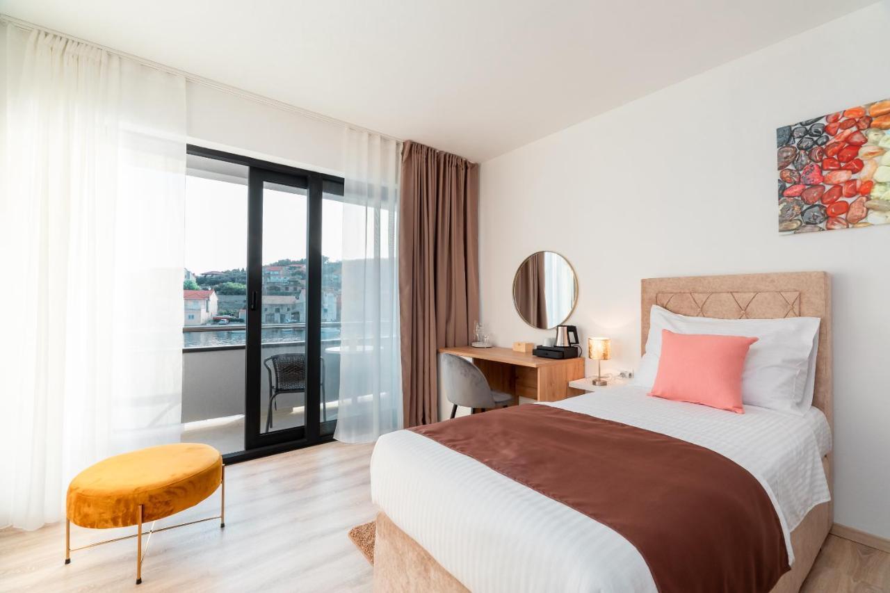 Apartments & Rooms Fisherman'S Luck Vela Luka Bagian luar foto
