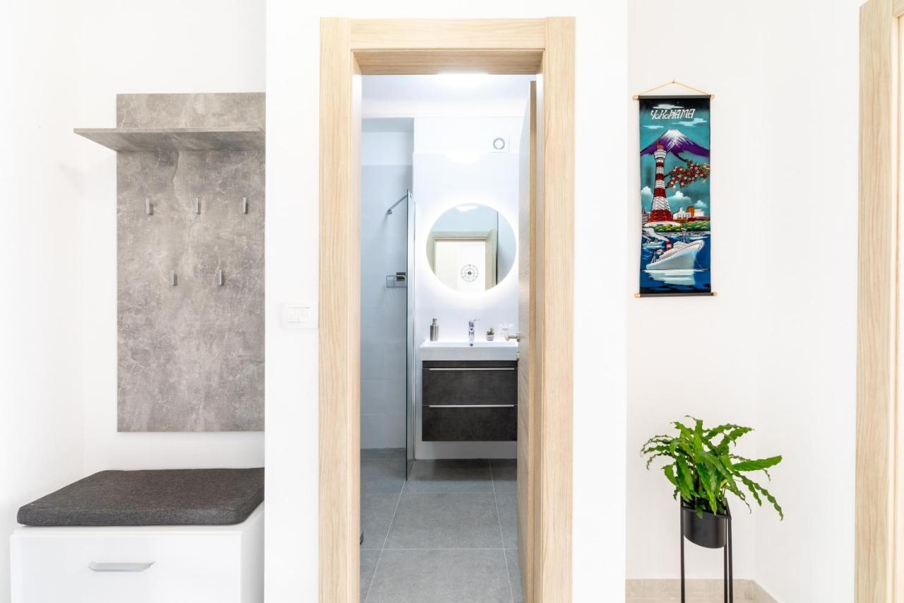 Apartments & Rooms Fisherman'S Luck Vela Luka Bagian luar foto