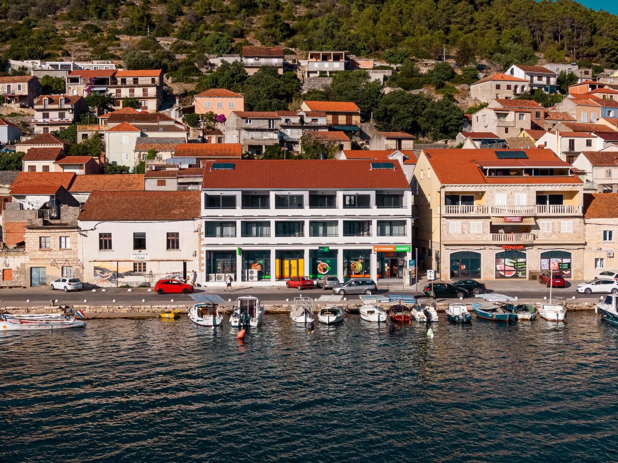 Apartments & Rooms Fisherman'S Luck Vela Luka Bagian luar foto